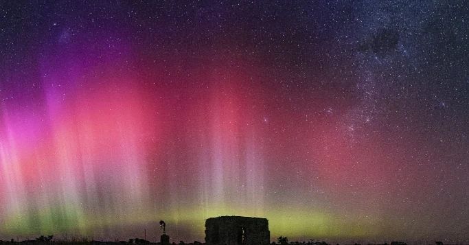 12 Of The Best Photos Of The Aurora Australis From South Australia